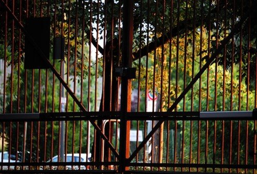 A picture of a metal fence in San Jose